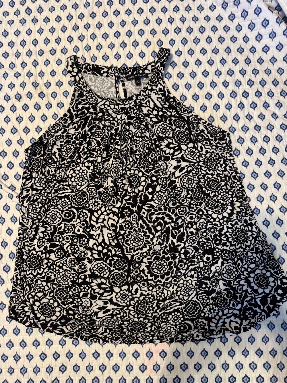 Cable & Gauge XL Women's Black & White Floral Halter flowy Tank Top